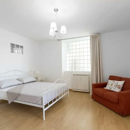 Bed & Breakfast Domus Citri Caserta